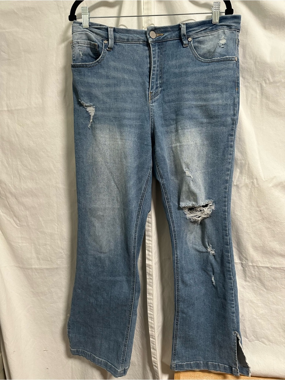 Women's Light Wash Distressed Wide Leg Jeans